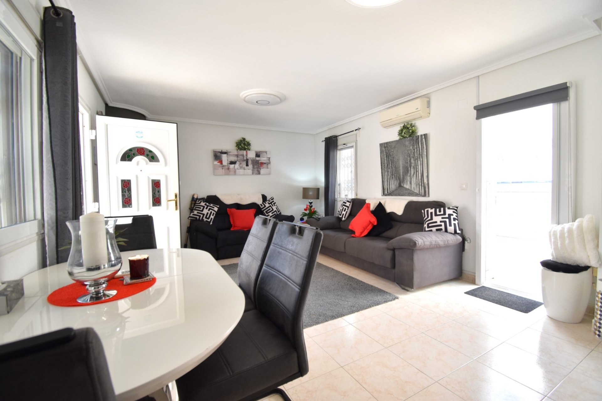 Herverkoop - Villa -
Orihuela Costa - Playa Flamenca