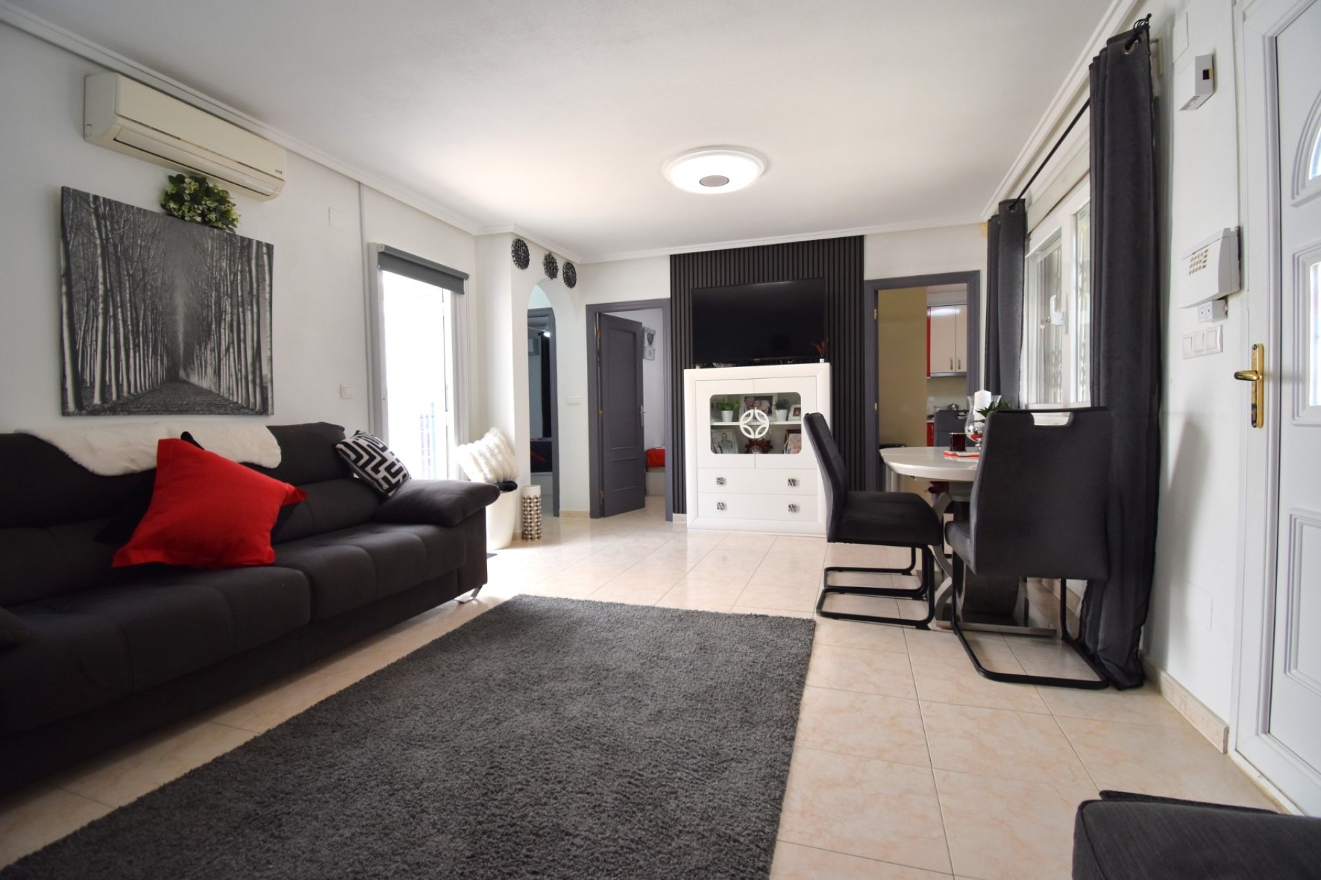 Herverkoop - Villa -
Orihuela Costa - Playa Flamenca