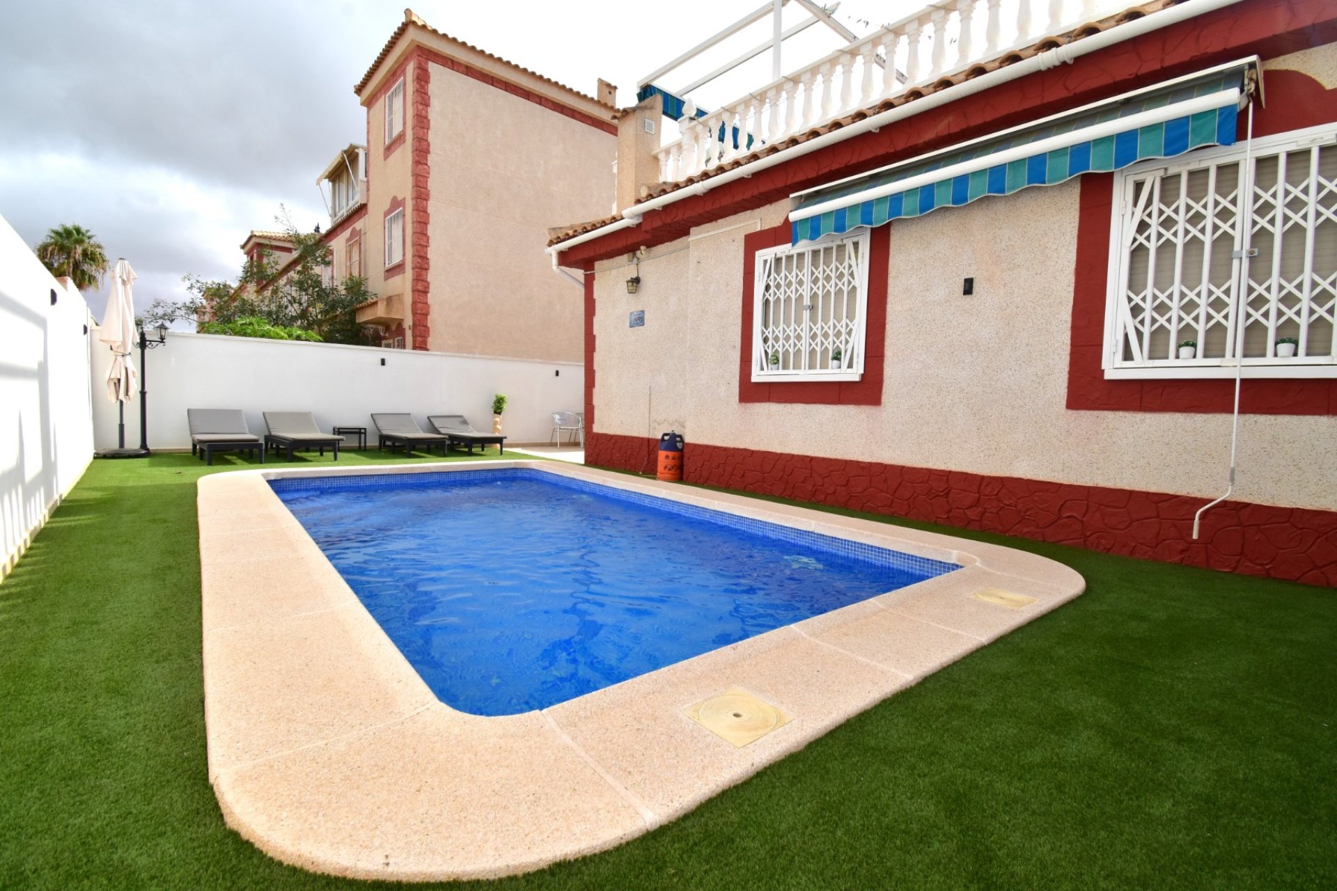 Herverkoop - Villa -
Orihuela Costa - Playa Flamenca