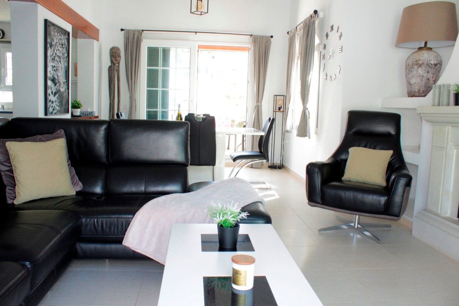 Herverkoop - Villa -
Orihuela Costa - Villamartín