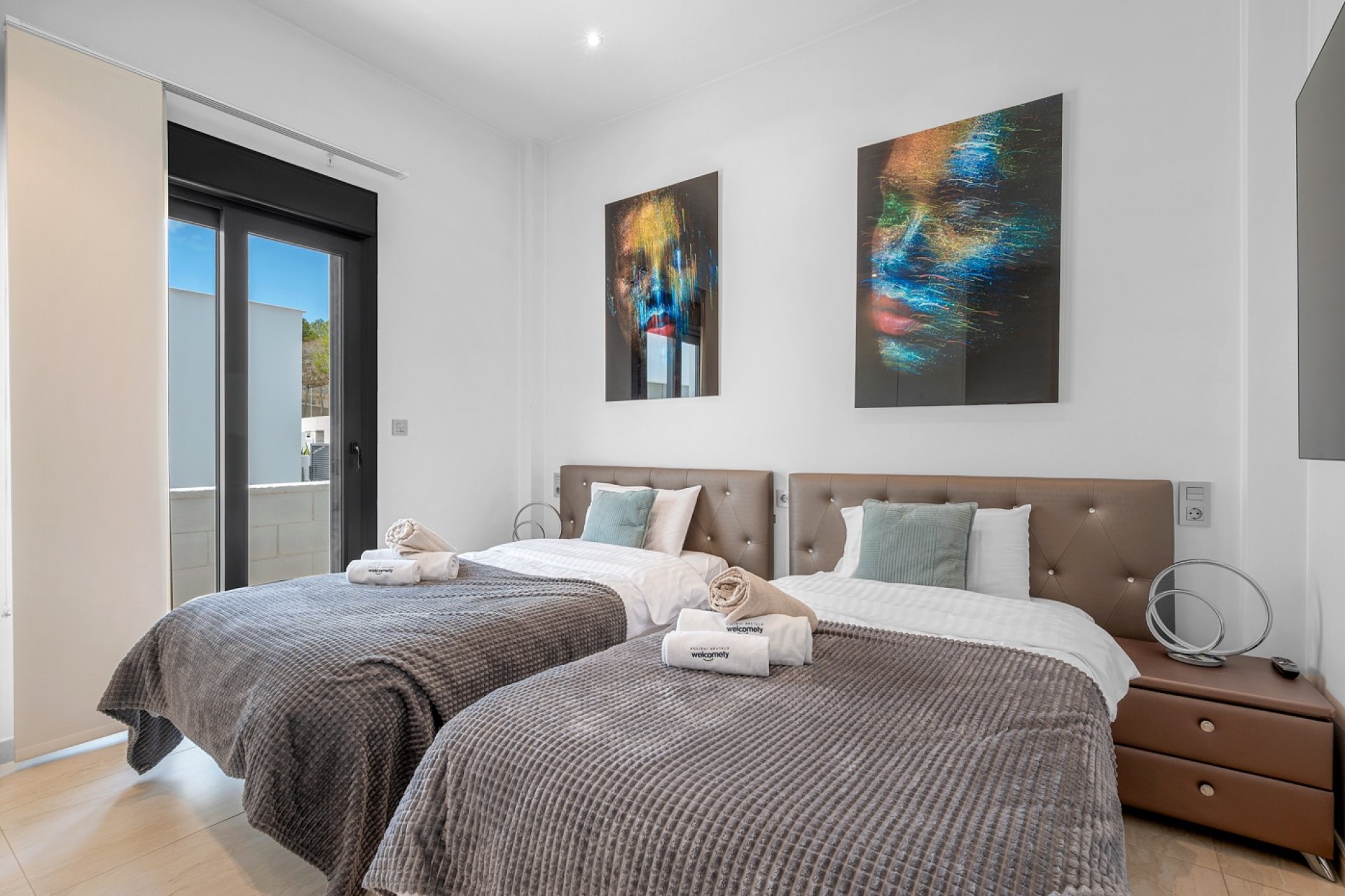 Herverkoop - Villa -
Orihuela Costa - Villamartín