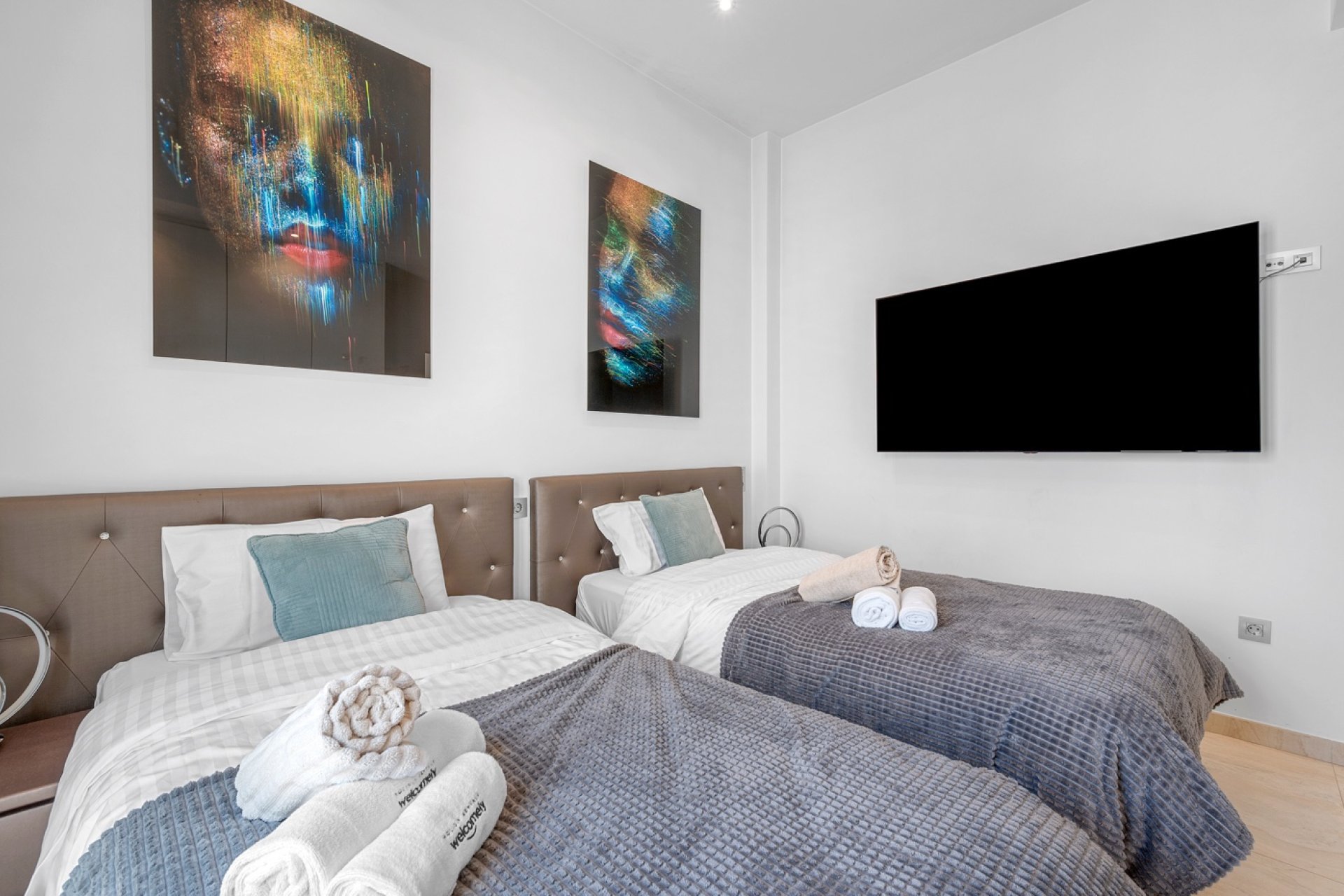 Herverkoop - Villa -
Orihuela Costa - Villamartín