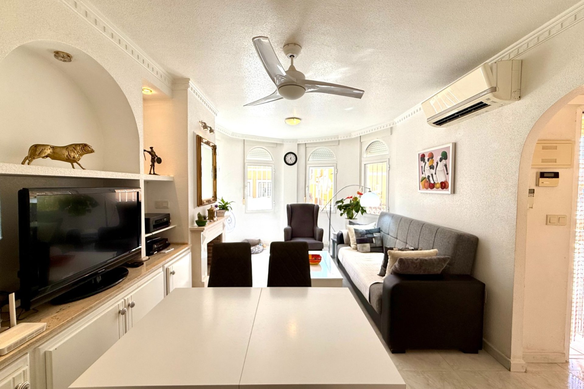 Herverkoop - Villa -
Orihuela Costa - Villamartín