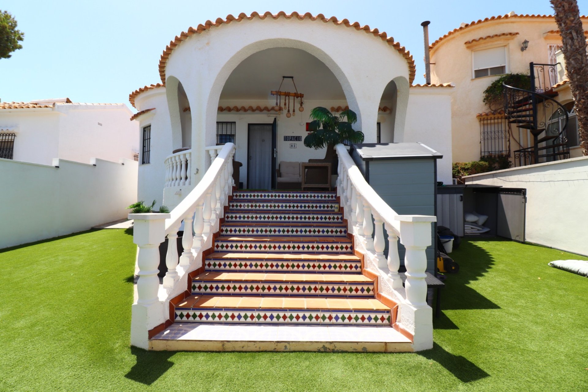 Herverkoop - Villa -
Orihuela Costa - Villamartín