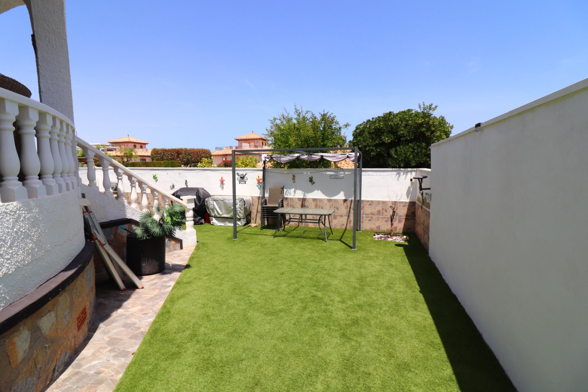 Herverkoop - Villa -
Orihuela Costa - Villamartín