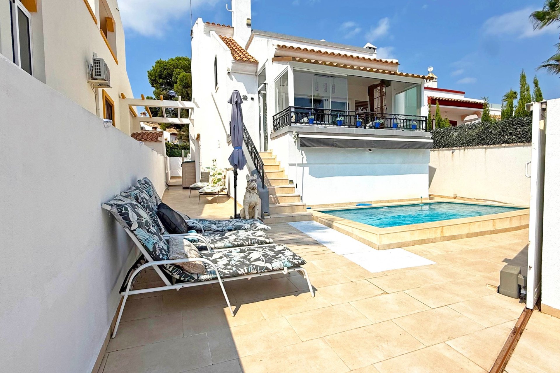Herverkoop - Villa -
Orihuela Costa - Villamartín