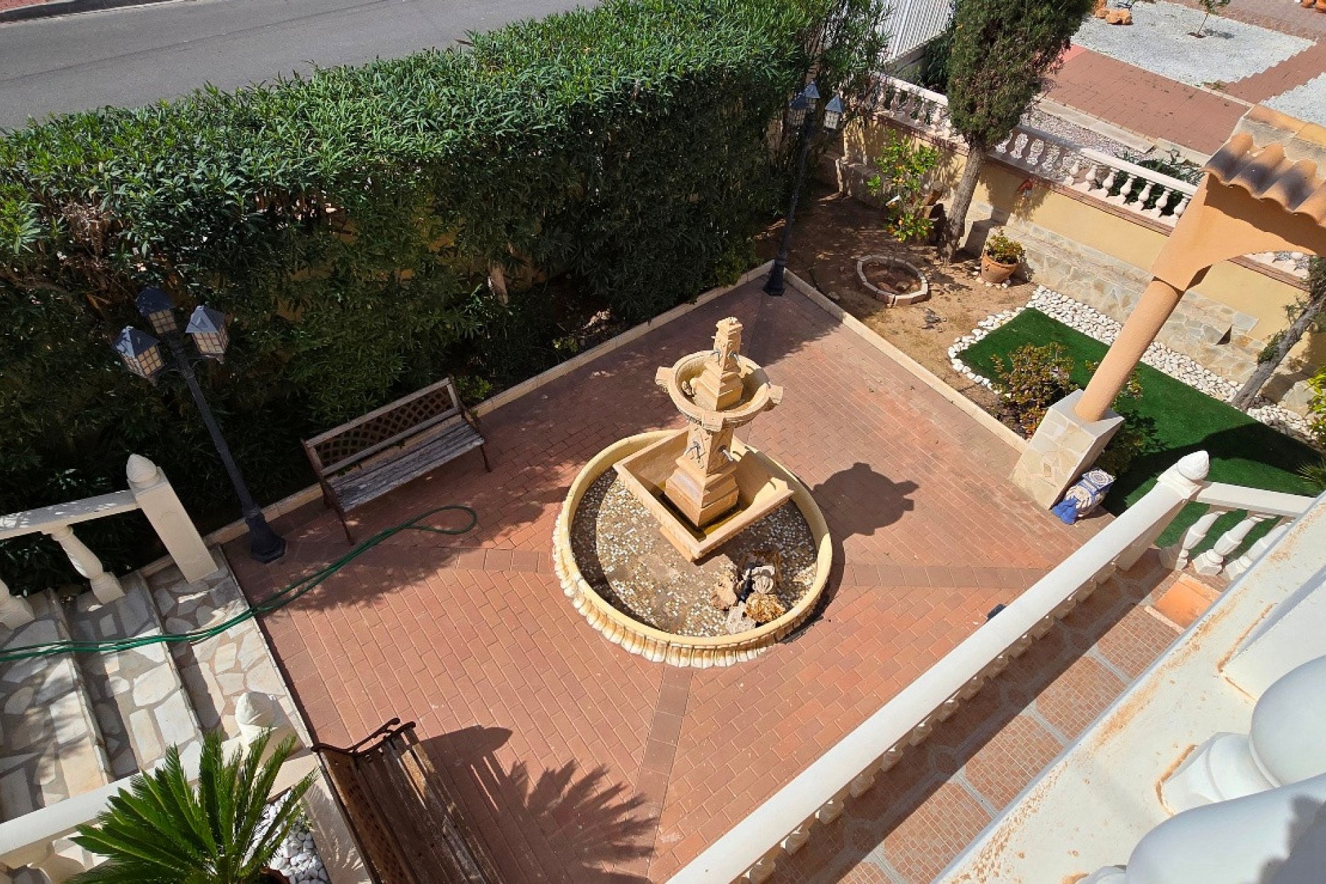 Herverkoop - Villa -
Torrevieja - El Chaparral