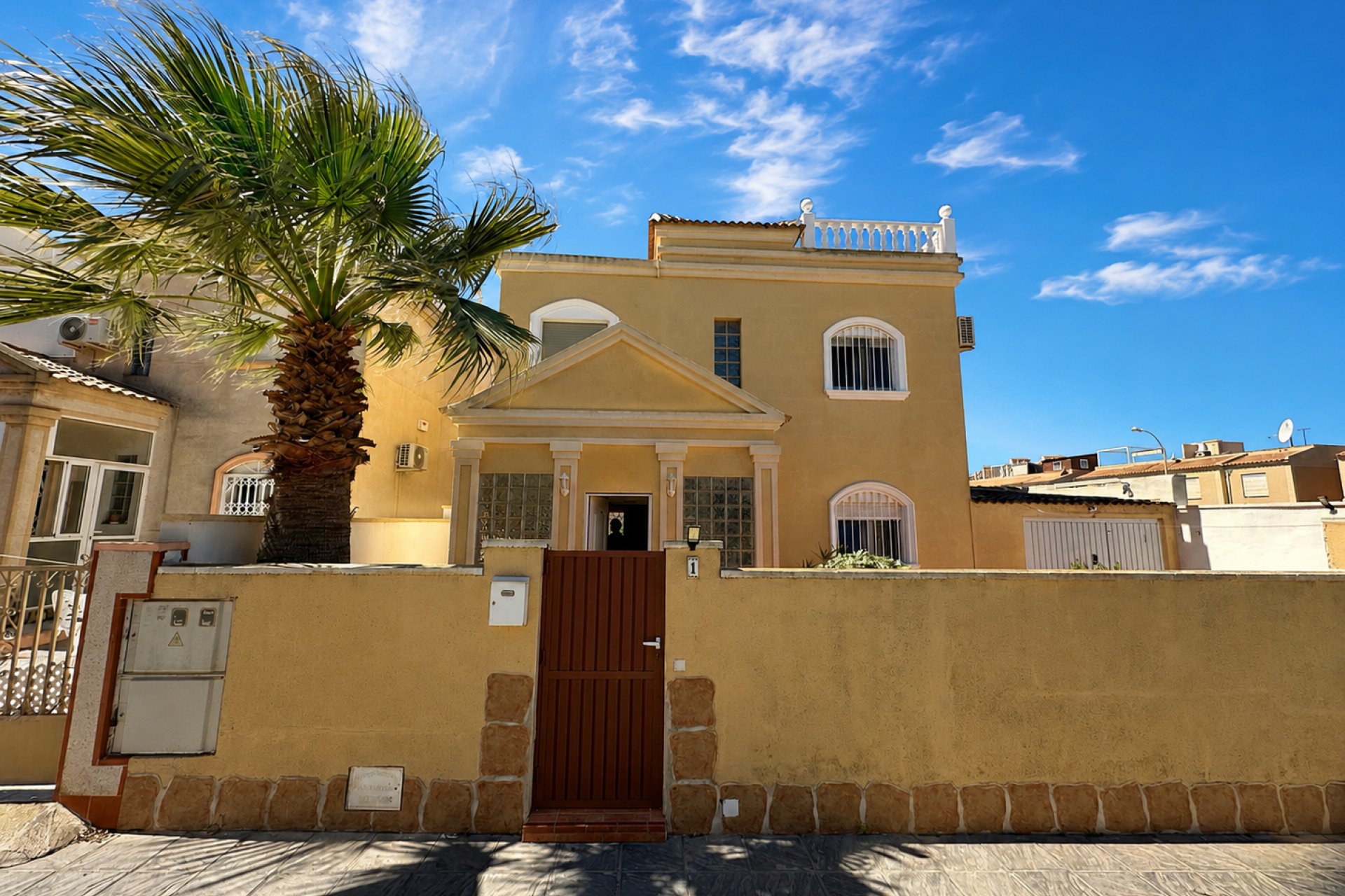 Herverkoop - Villa -
Torrevieja - Nueva Torrevieja