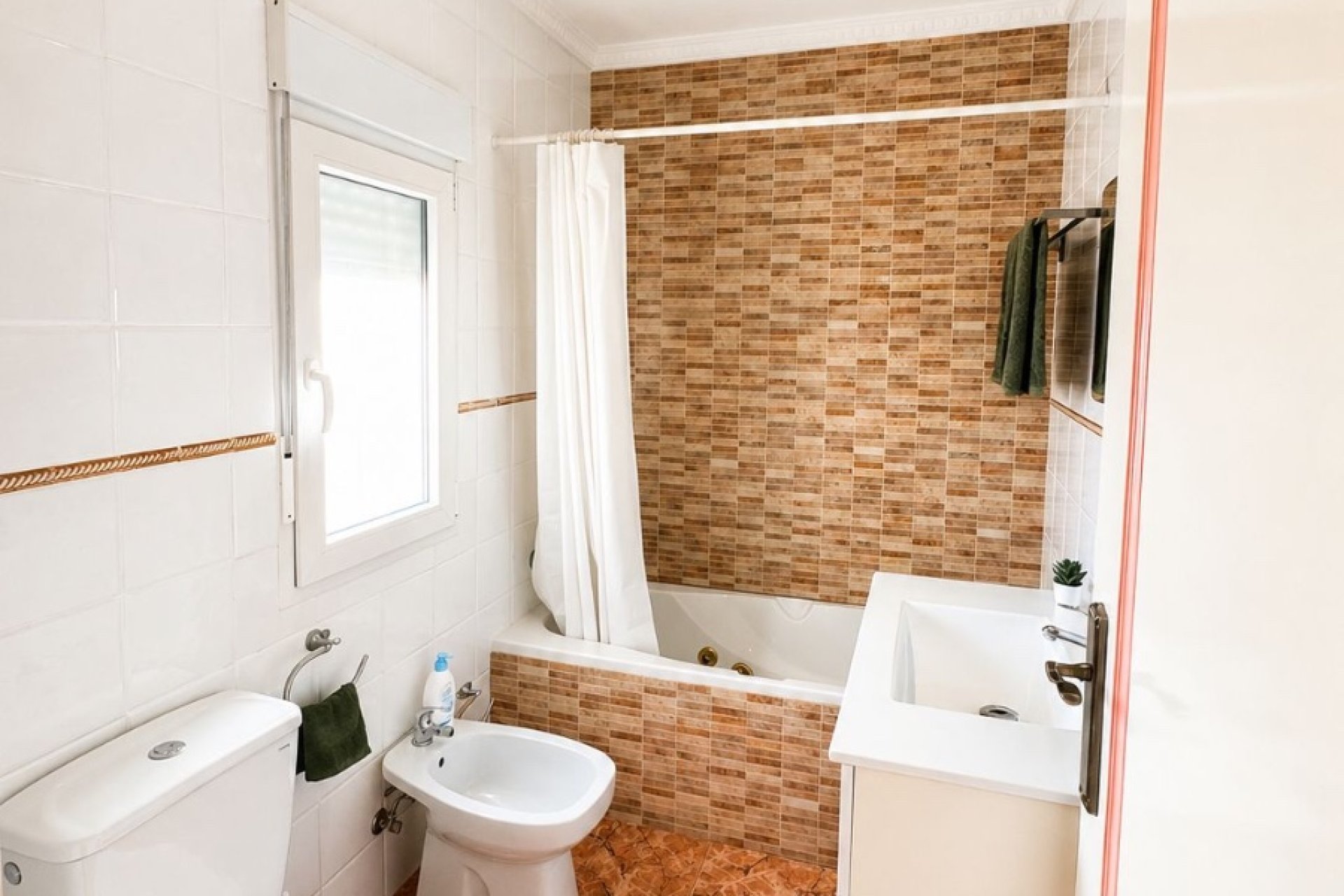 Herverkoop - Villa -
Torrevieja - Nueva Torrevieja
