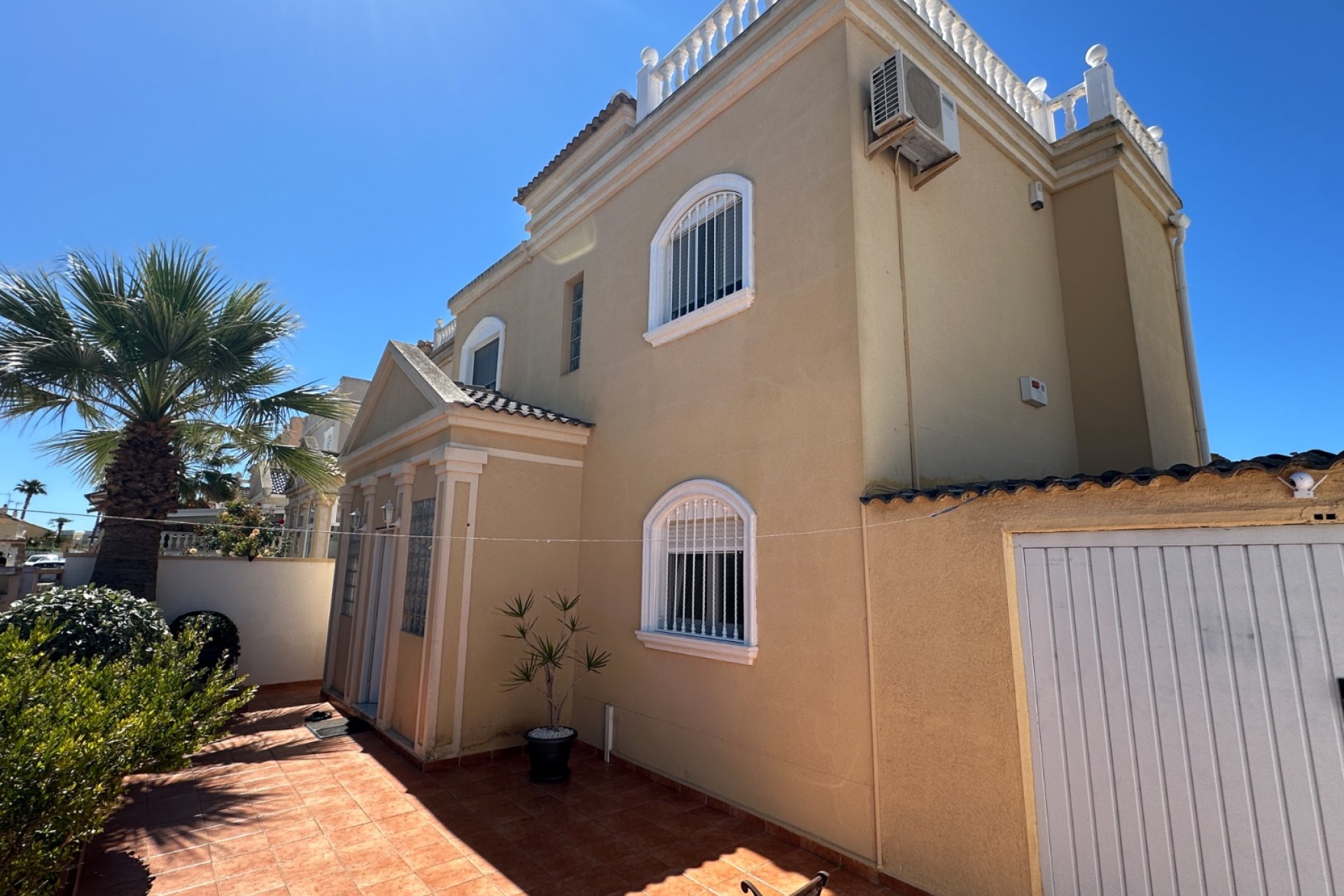 Herverkoop - Villa -
Torrevieja - Nueva Torrevieja