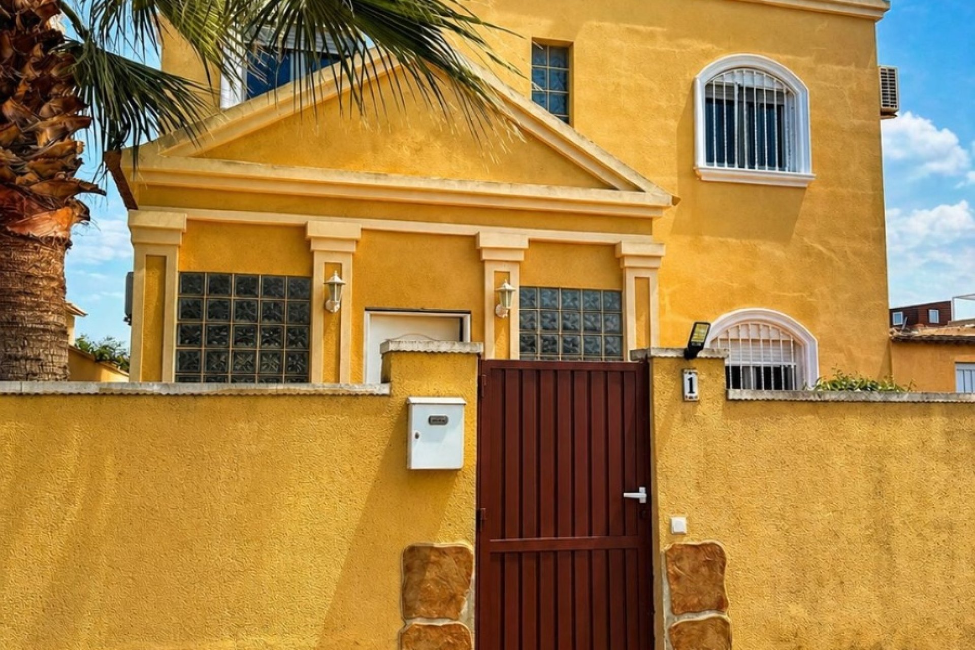 Herverkoop - Villa -
Torrevieja - Nueva Torrevieja