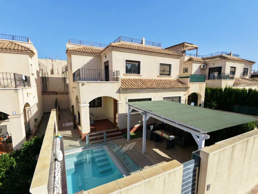 Herverkoop - Villa -
Torrevieja - Sector 25