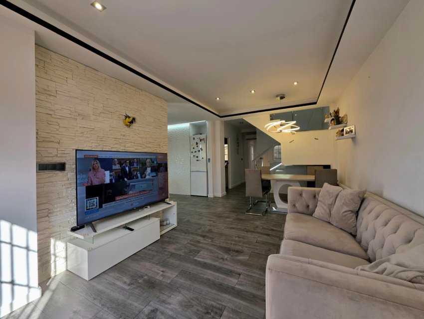 Herverkoop - Villa -
Torrevieja - Sector 25