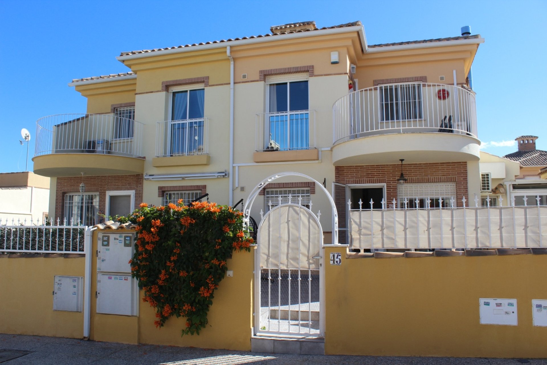 Herverkoop - Villa -
Villamartín - Pau 8