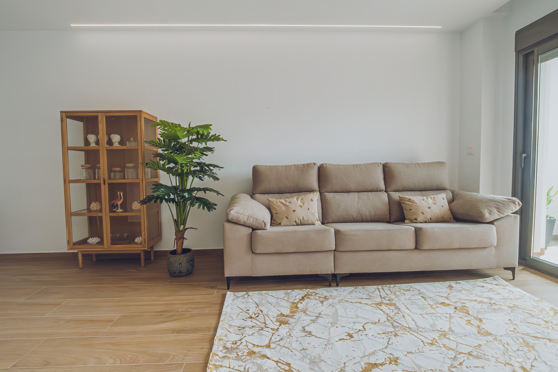 Neue Gebäude - apartment -
Redován