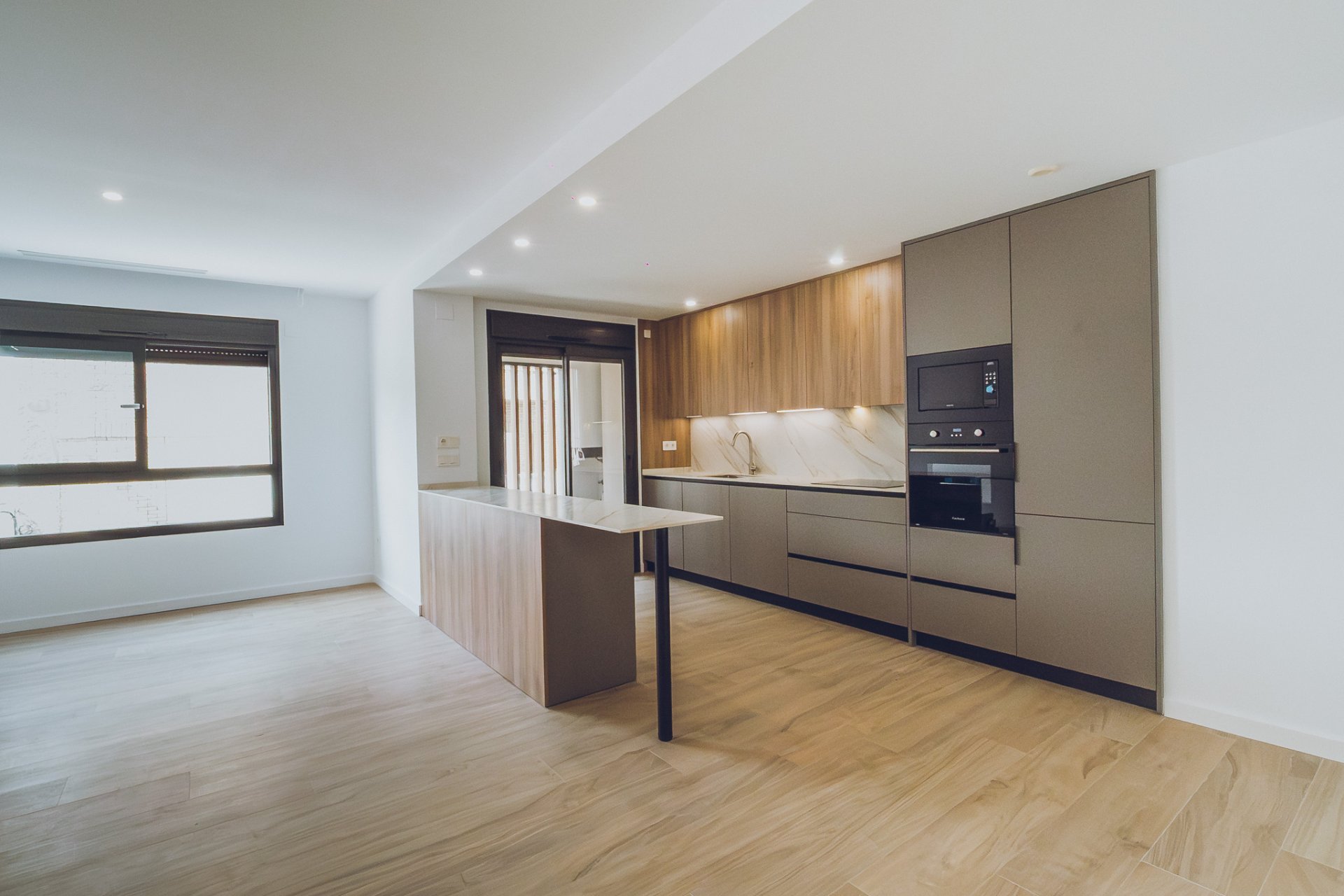 Neue Gebäude - apartment -
Redován