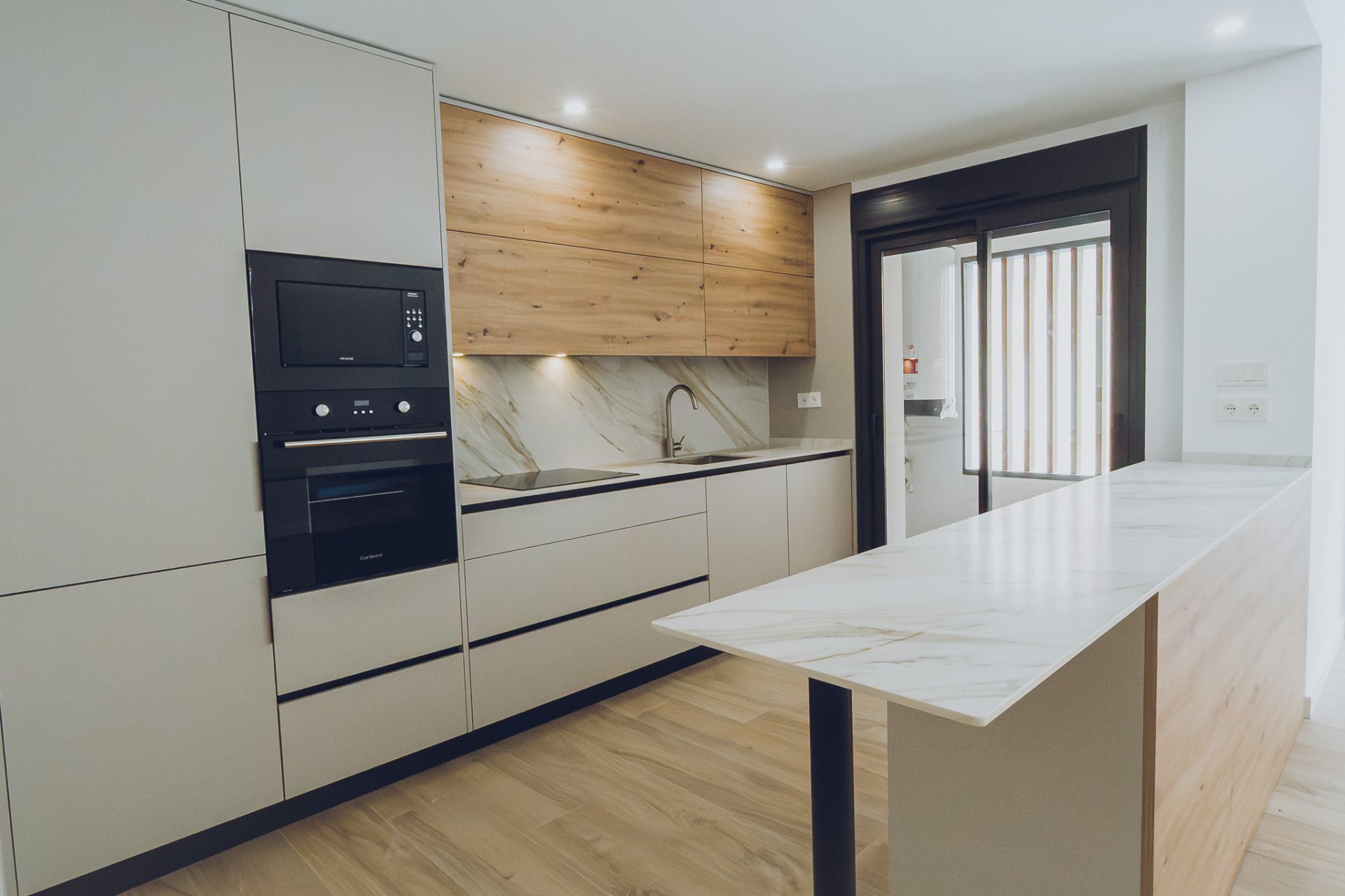 Neue Gebäude - apartment -
Redován