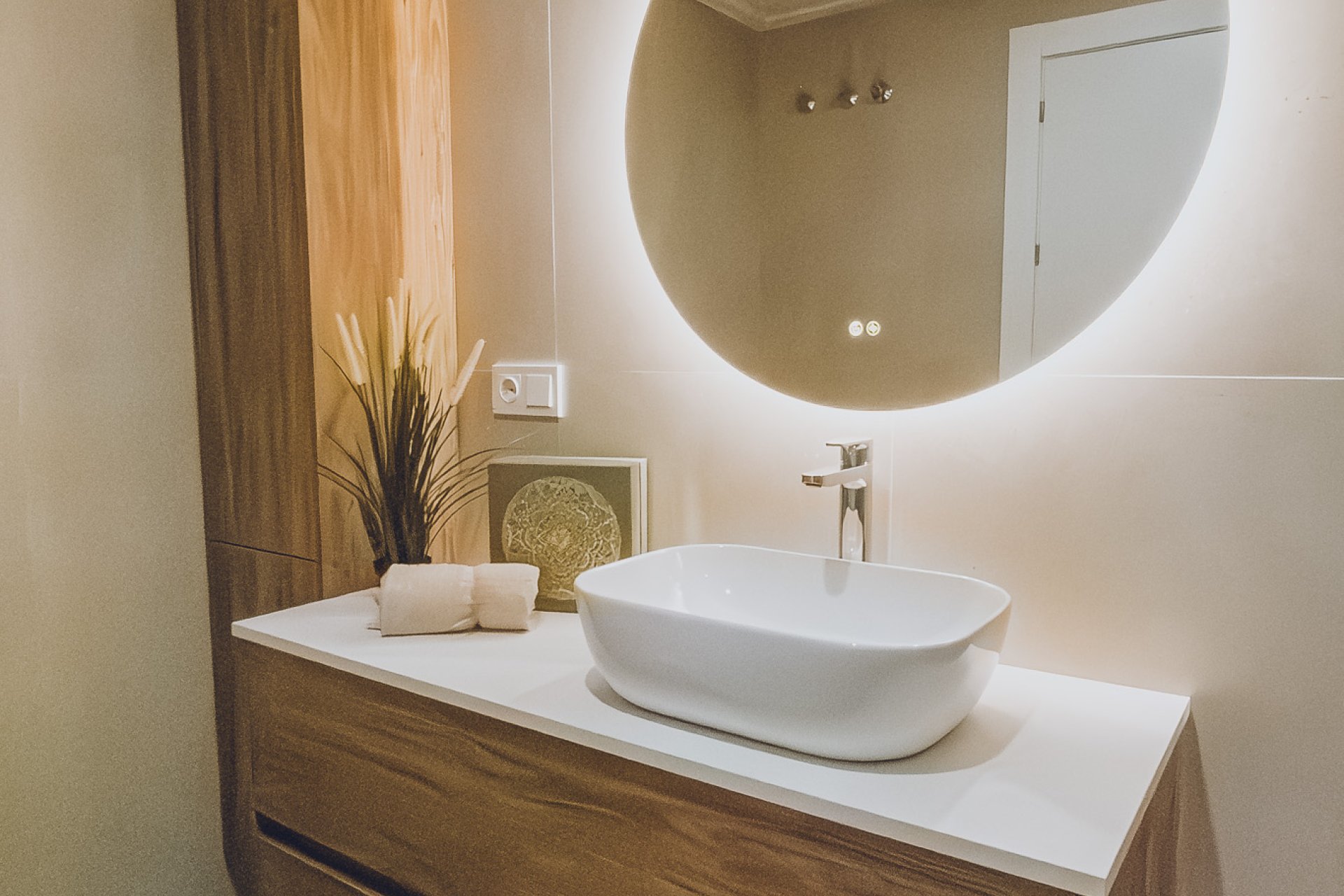 Neue Gebäude - apartment -
Redován