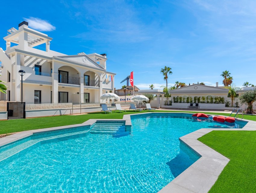 Neue Gebäude - apartment -
Rojales