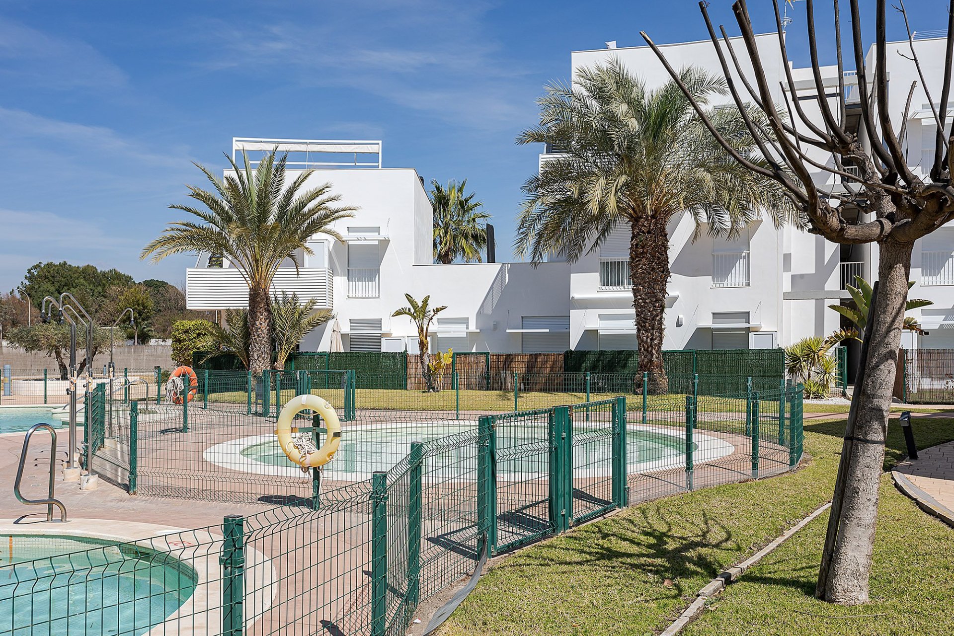 Neue Gebäude - apartment -
Vera