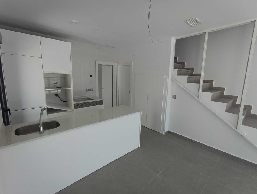 Neue Gebäude - detached -
Daya Nueva