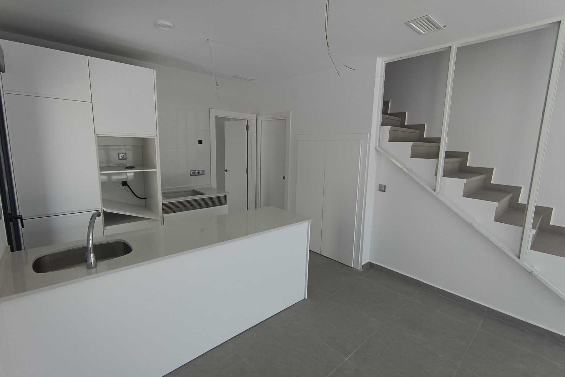 Neue Gebäude - detached -
Daya Nueva