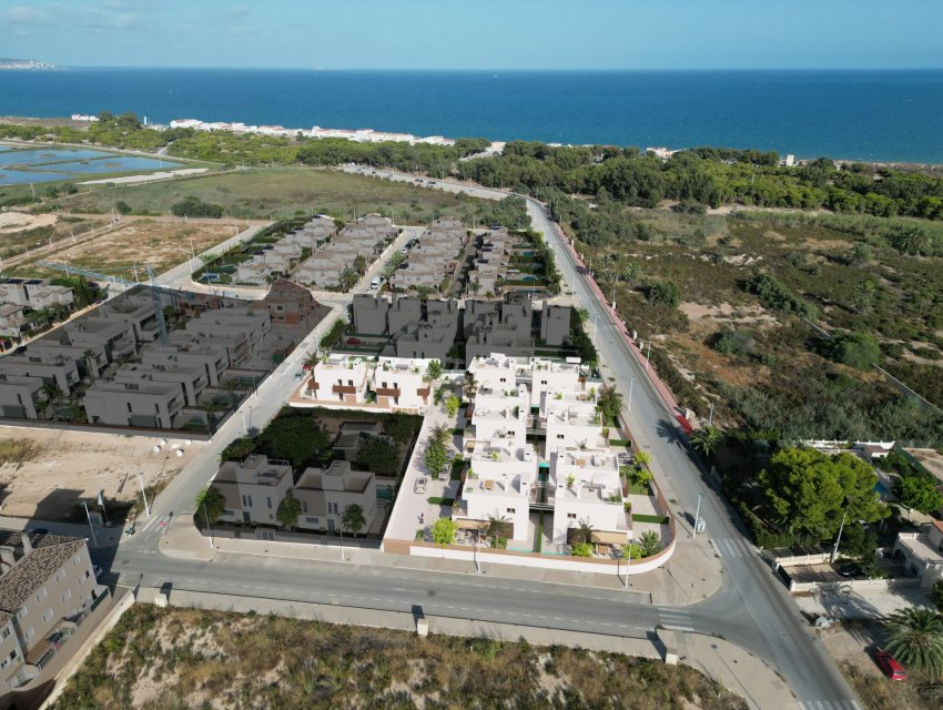 Neue Gebäude - detached -
Elche