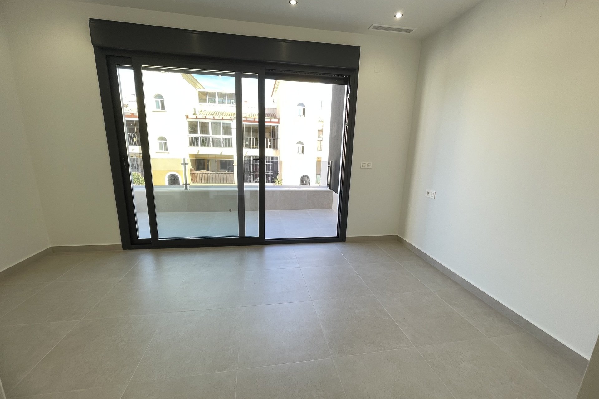 Neue Gebäude - detached -
Heredades