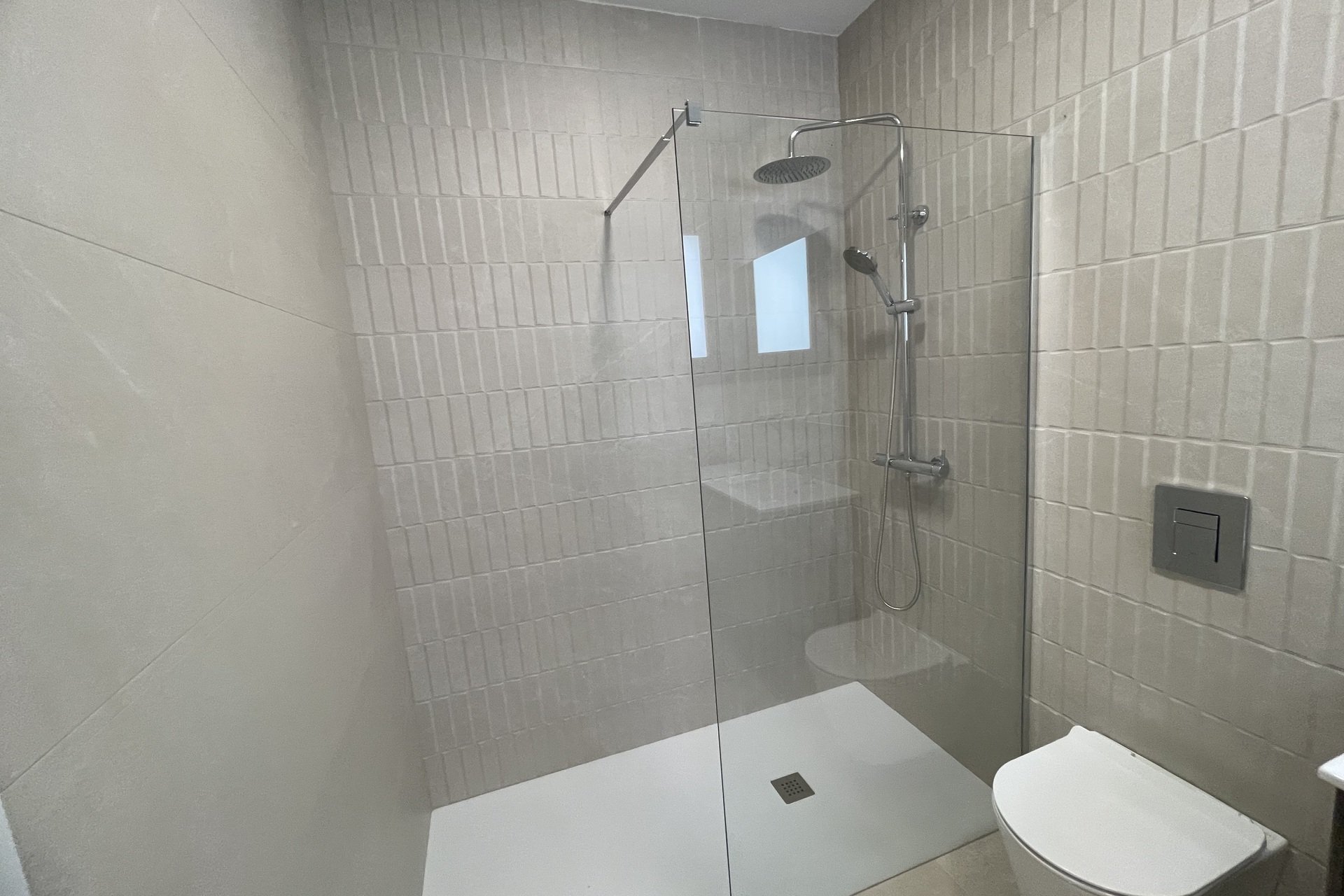 Neue Gebäude - detached -
Heredades