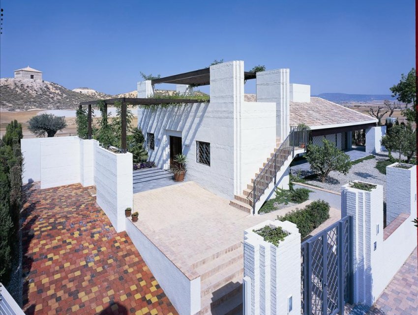 Neue Gebäude - detached -
Peraleja Golf