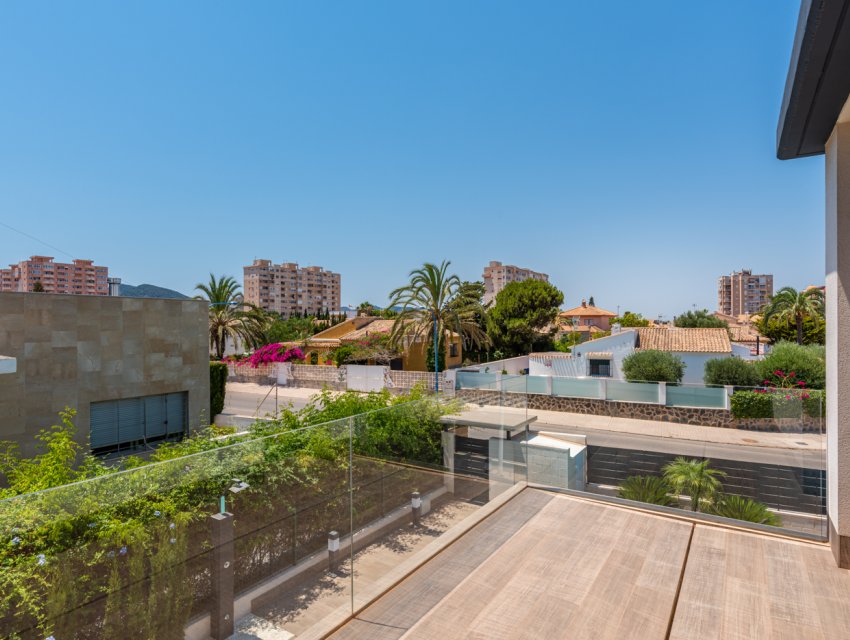 Neue Gebäude - detached -
Playa Paraiso
