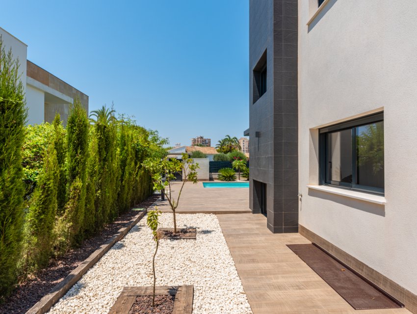 Neue Gebäude - detached -
Playa Paraiso