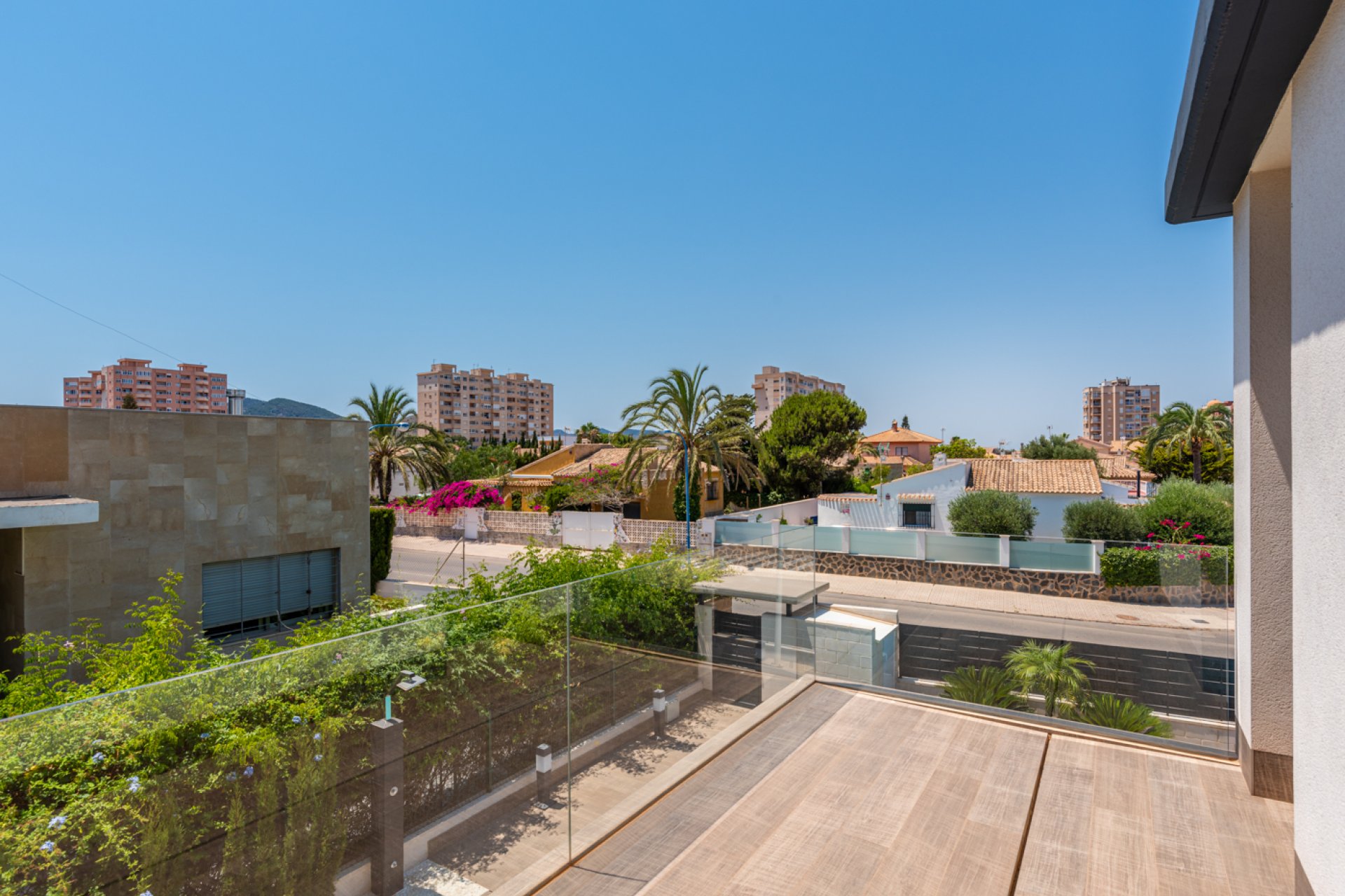 Neue Gebäude - detached -
Playa Paraiso
