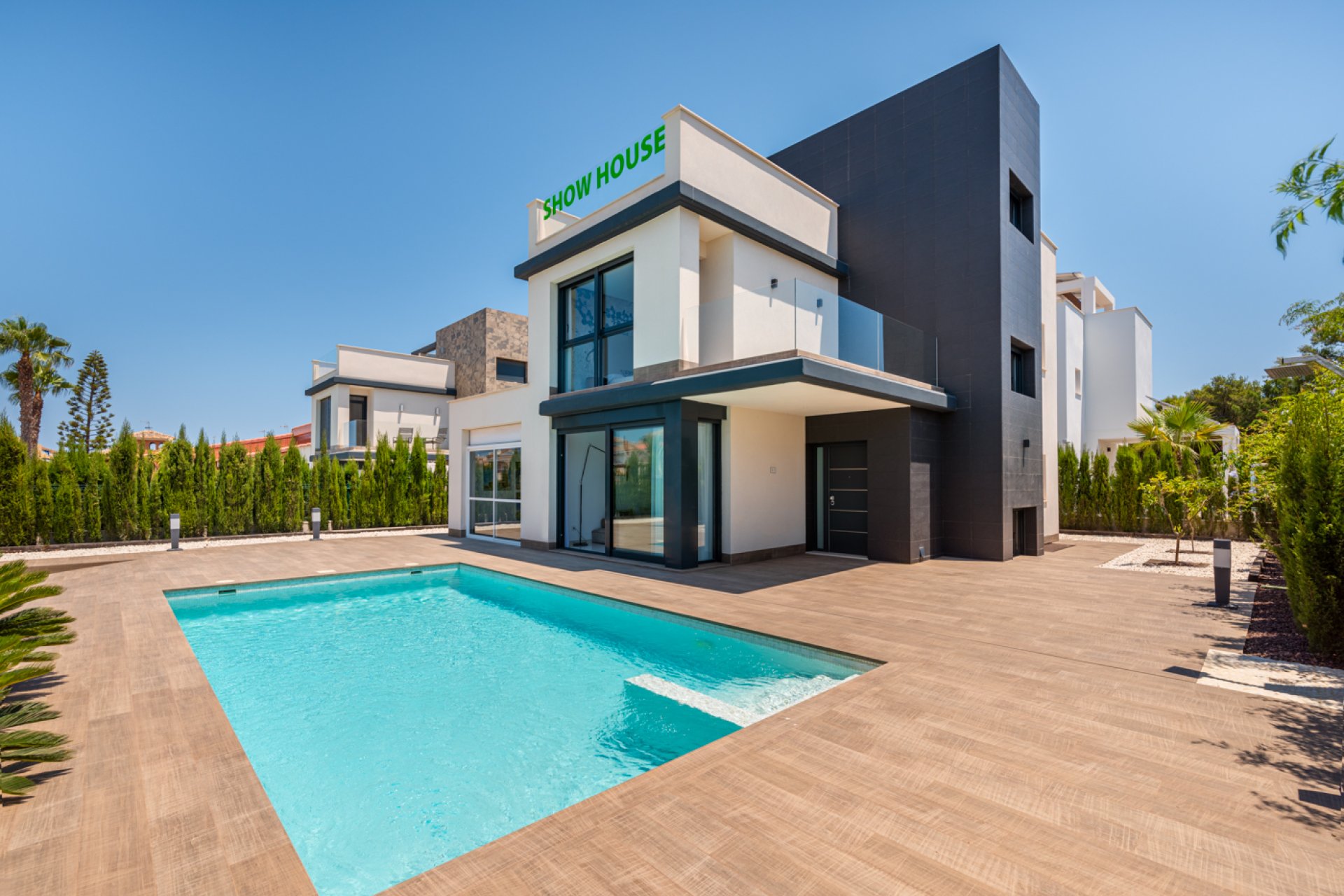 Neue Gebäude - detached -
Playa Paraiso