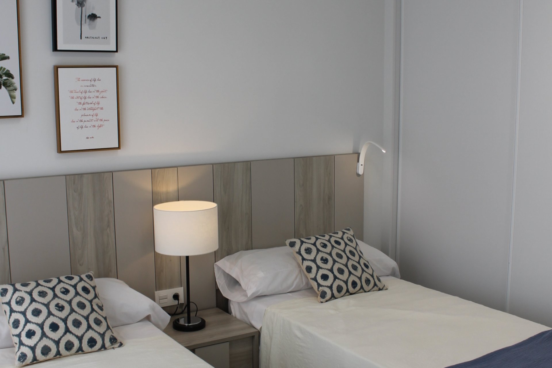 Neue Gebäude - detached -
Roldán