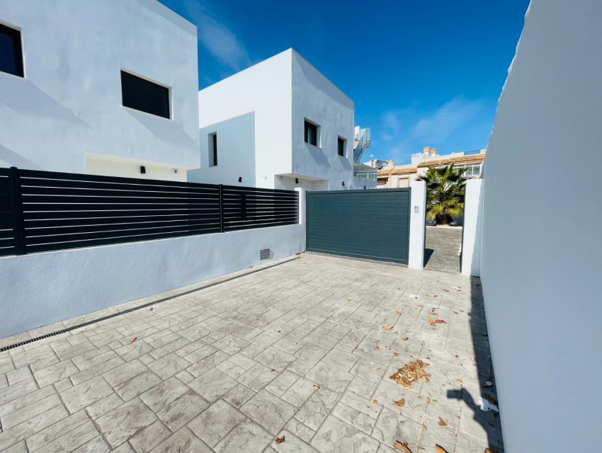 Neue Gebäude - detached -
Torrevieja