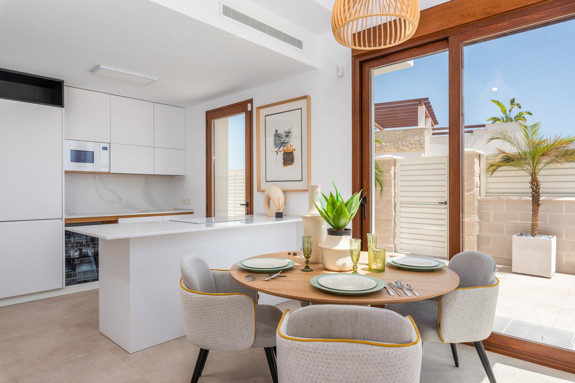 Neue Gebäude - detached -
Vera