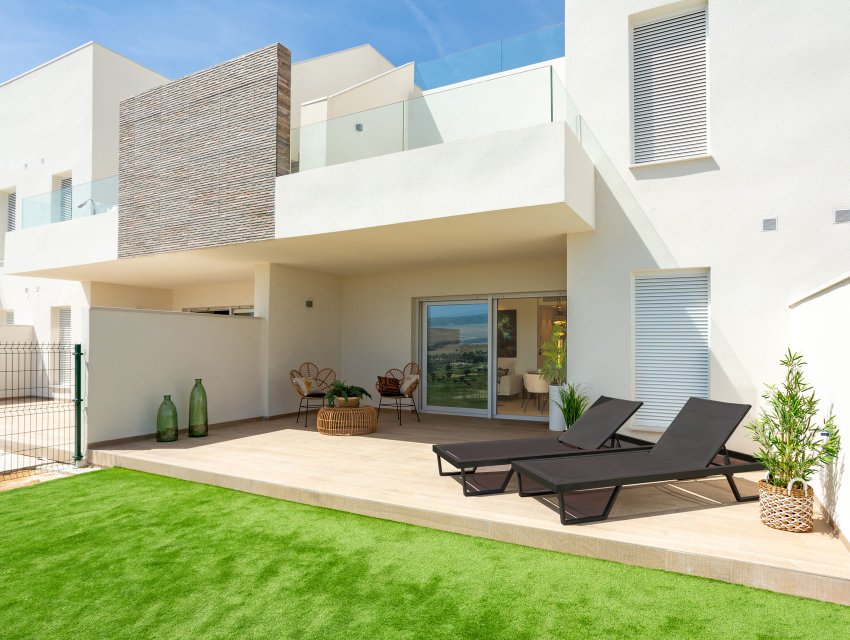 Neue Gebäude - high-bungalow -
La Finca Golf