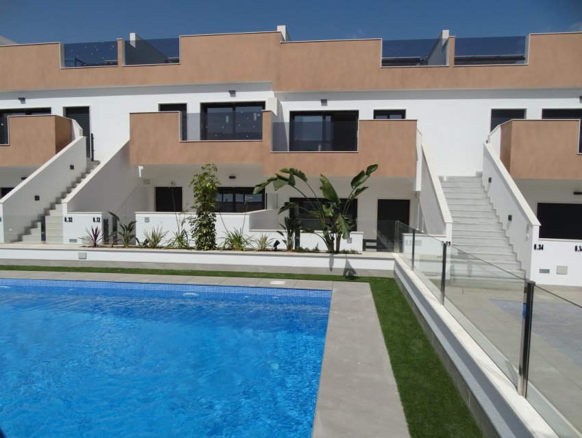 Neue Gebäude - high-bungalow -
Pilar de la Horadada