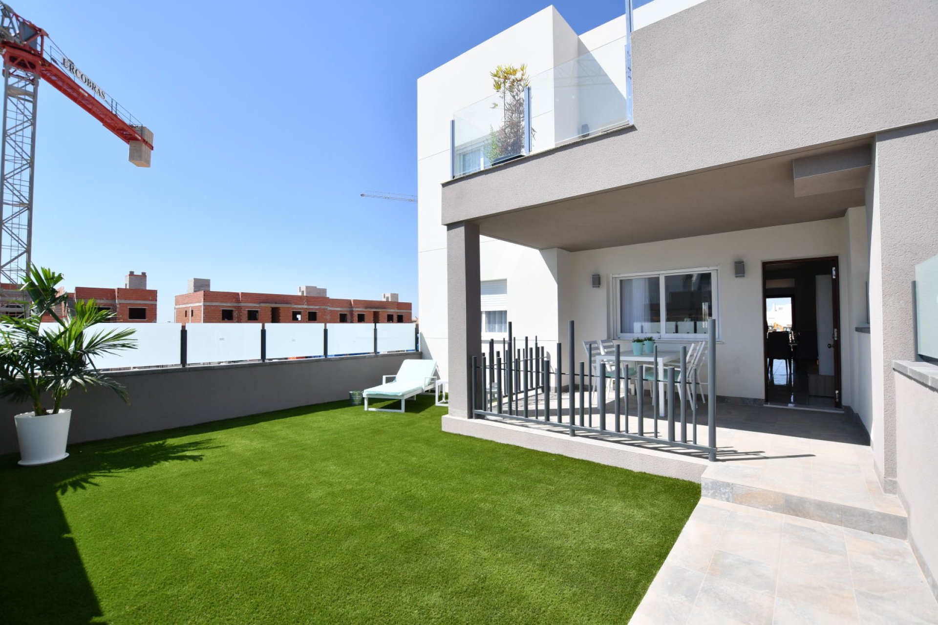 Neue Gebäude - high-bungalow -
San Miguel de Salinas