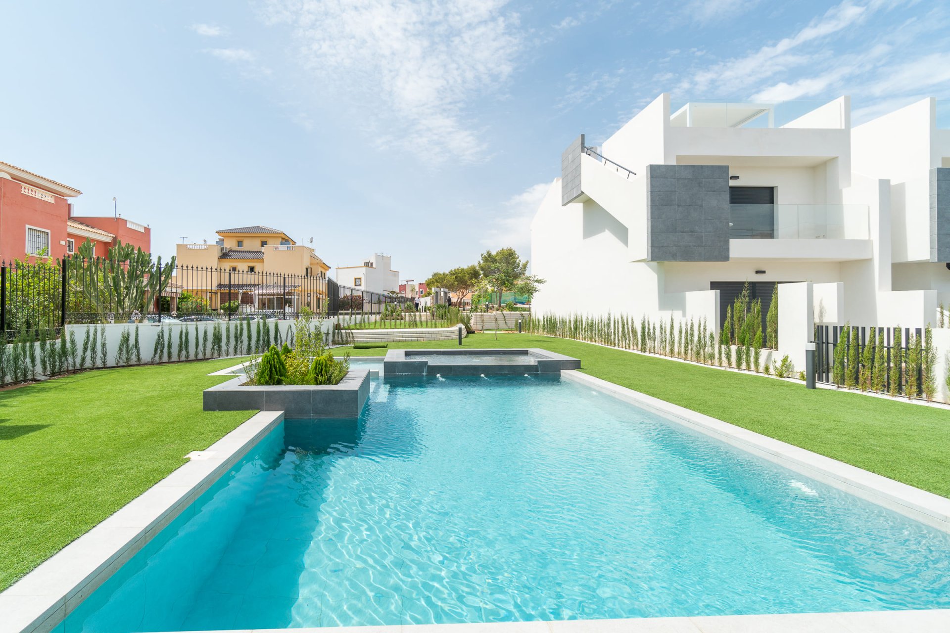 Neue Gebäude - high-bungalow -
Torrevieja