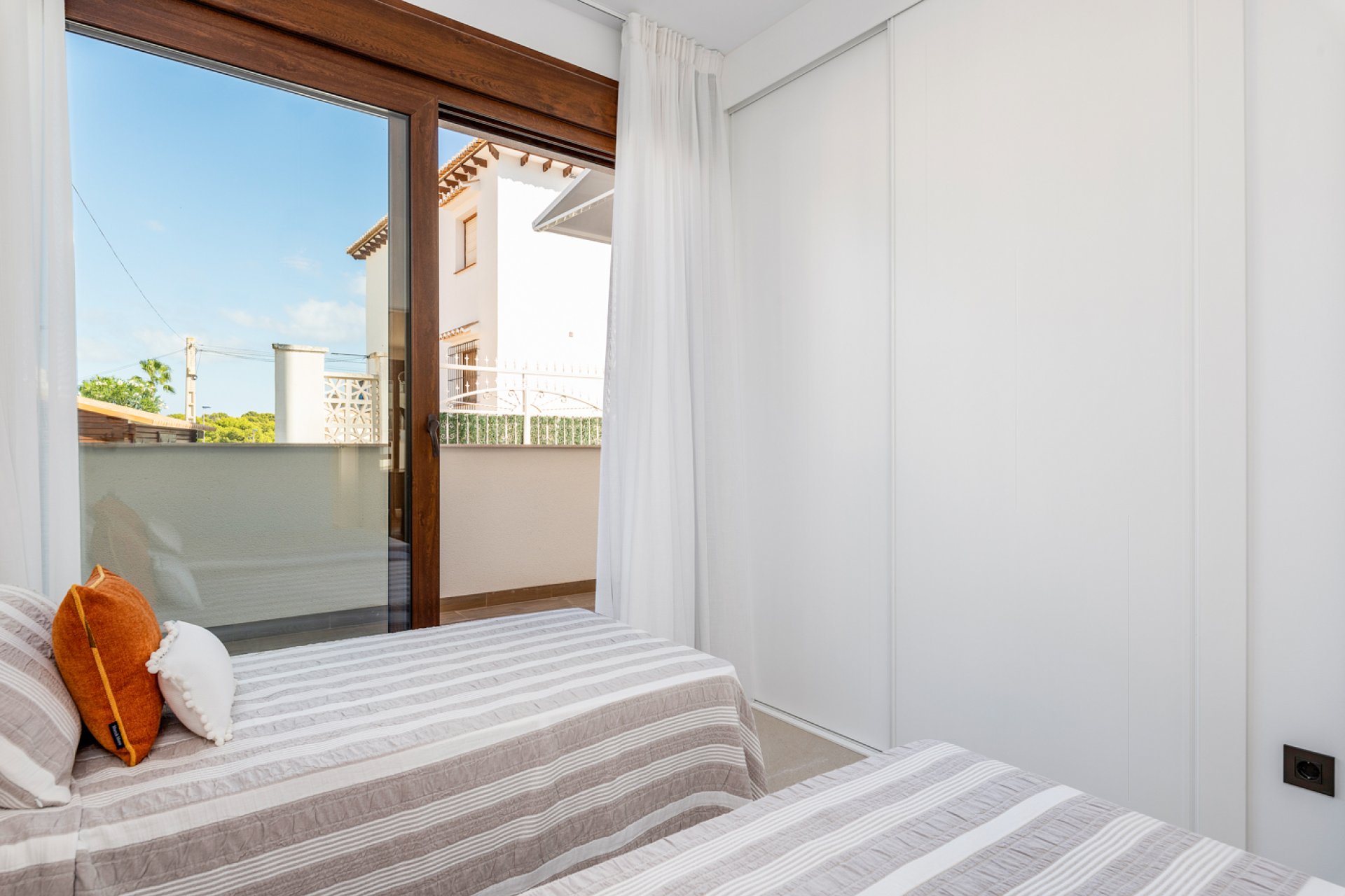 Neue Gebäude - high-bungalow -
Torrevieja