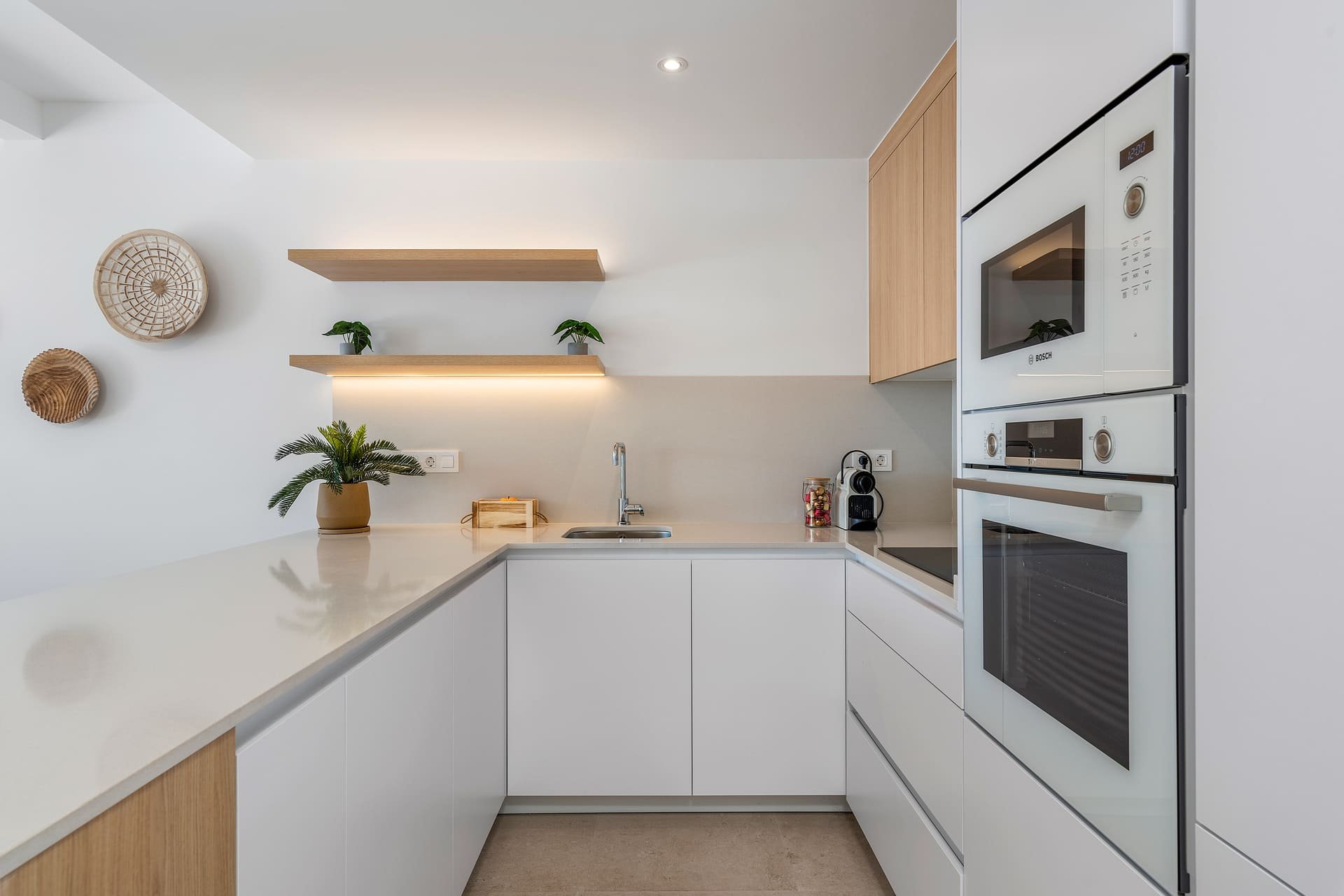 Neue Gebäude - low-bungalow -
Dolores