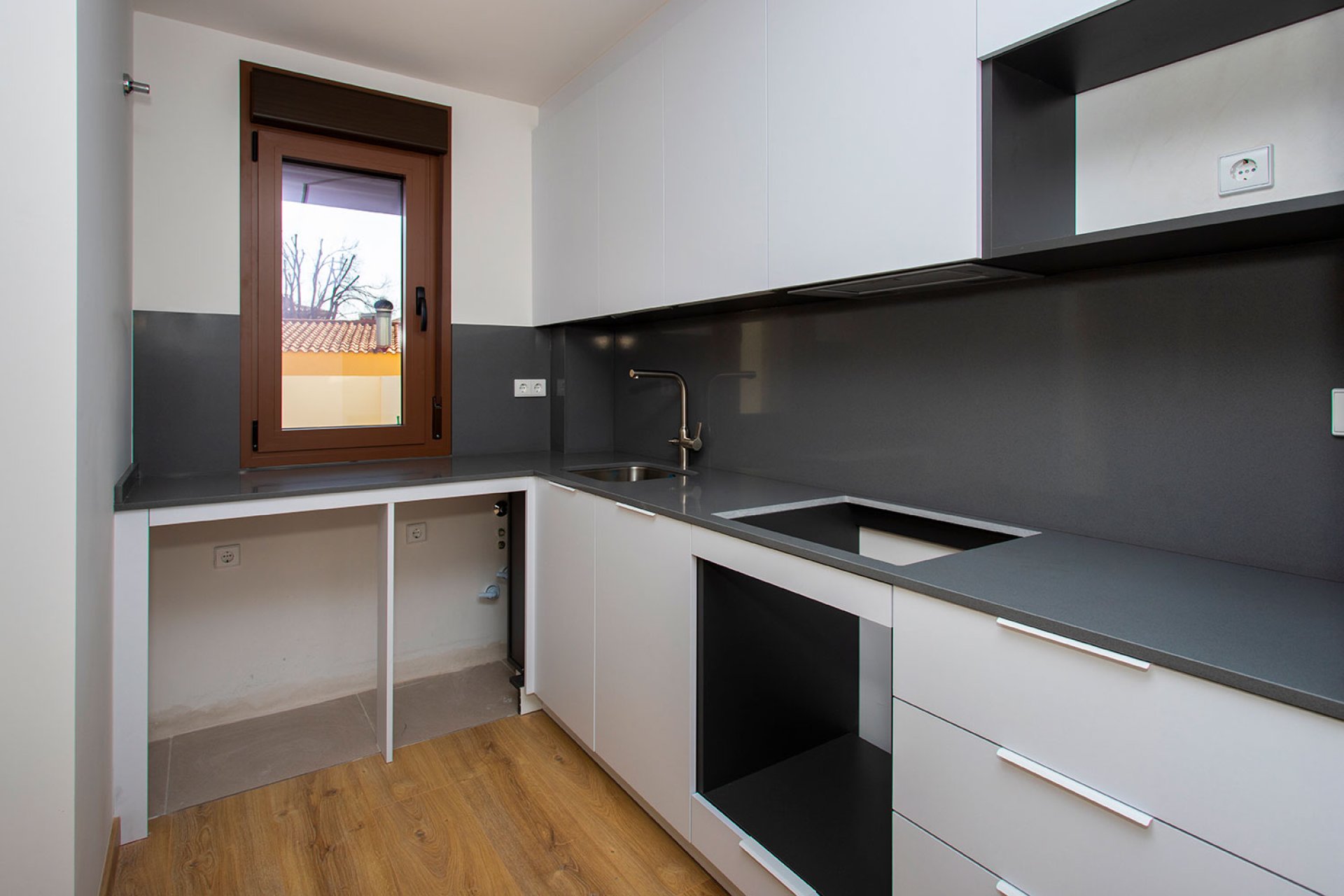 Neue Gebäude - low-bungalow -
La Canalosa