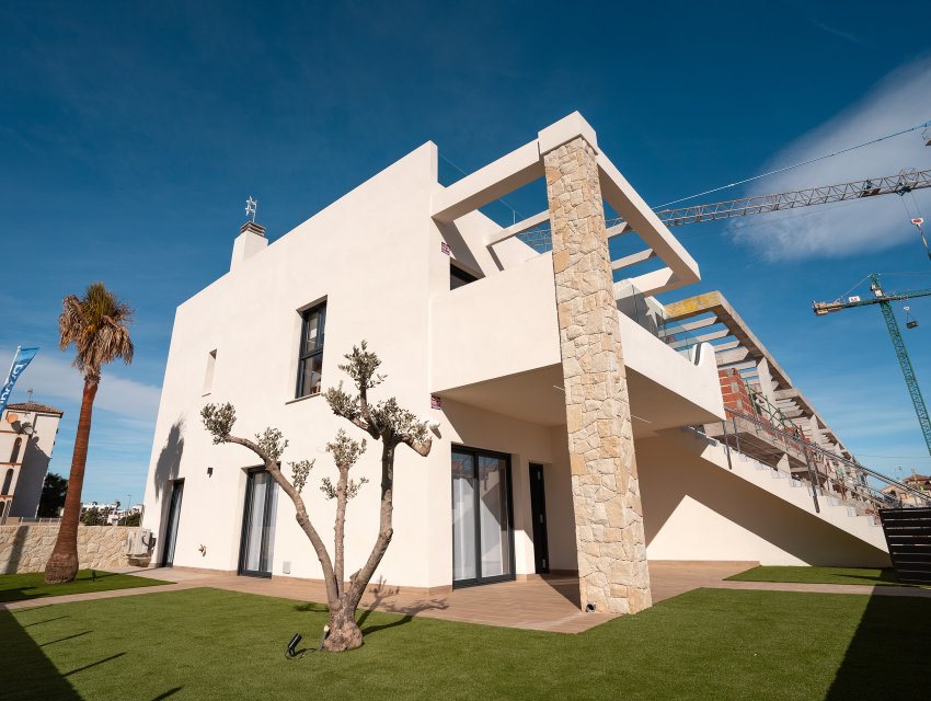 Neue Gebäude - low-bungalow -
Pilar de la Horadada