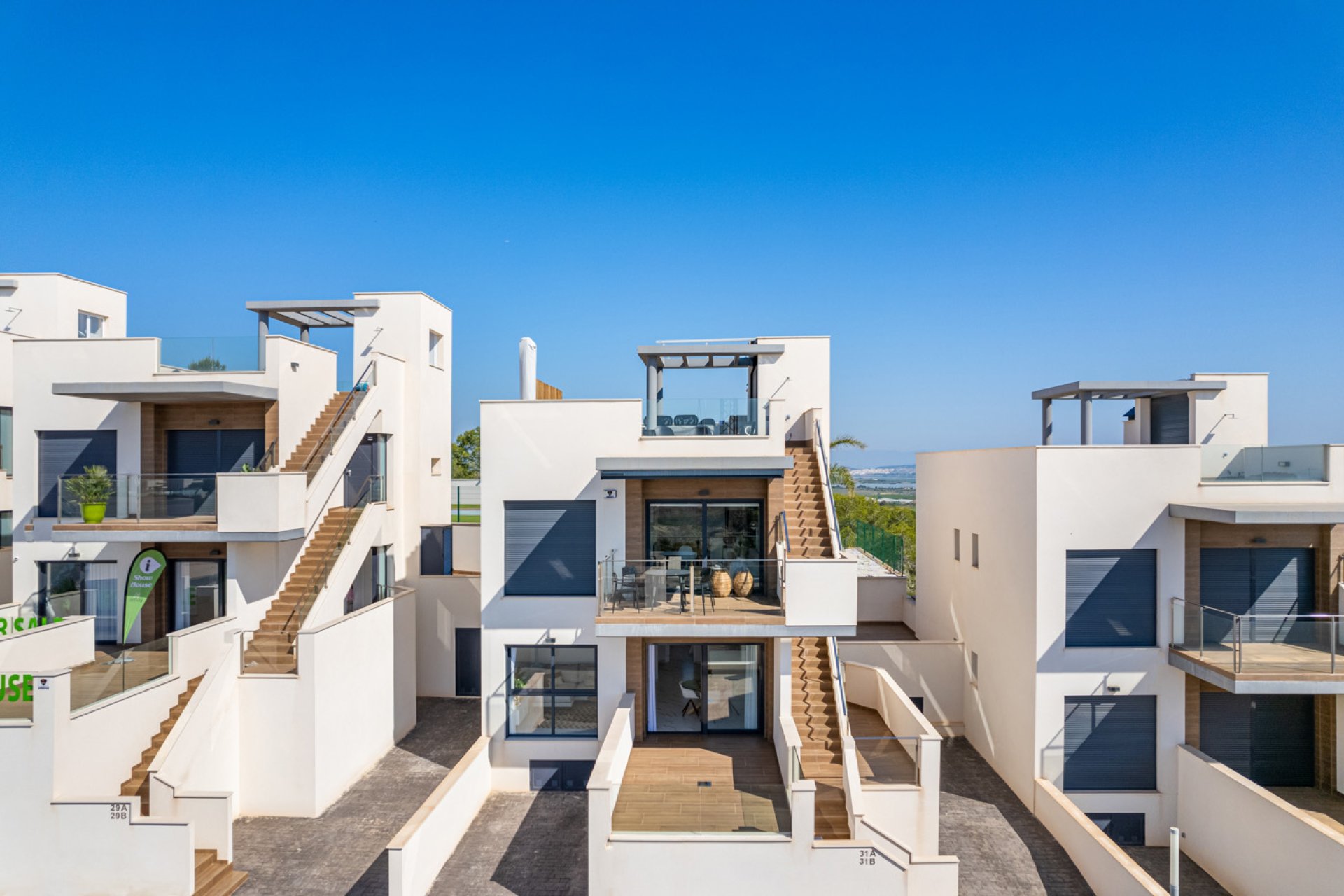 Neue Gebäude - low-bungalow -
San Miguel de Salinas
