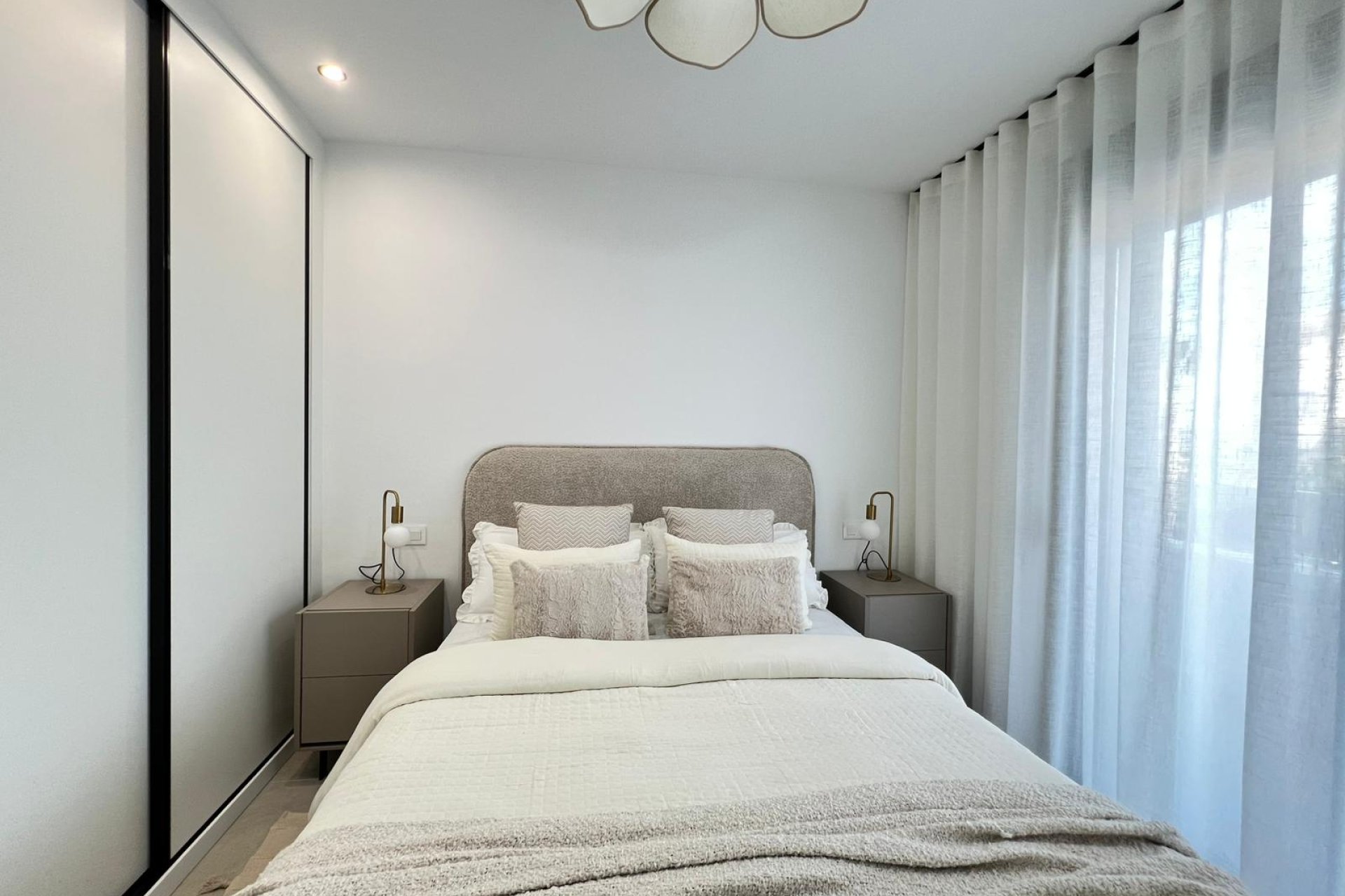 Neue Gebäude - terraced -
Benferri