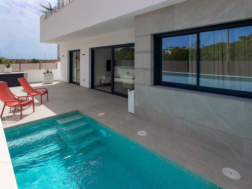 Neue Gebäude - terraced -
Sucina