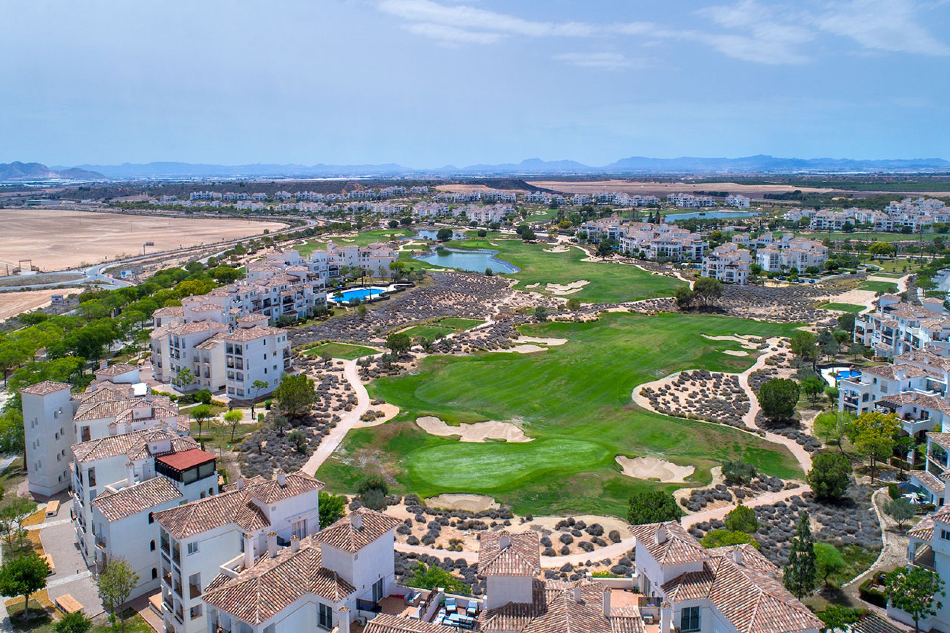 Neue Gebäude - terraced -
Sucina