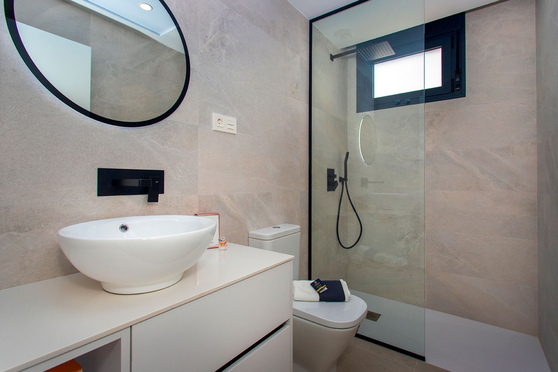 Neue Gebäude - terraced -
Sucina